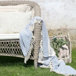 Chic Antique Aix Plaid Garnüberschuss Blau Creme