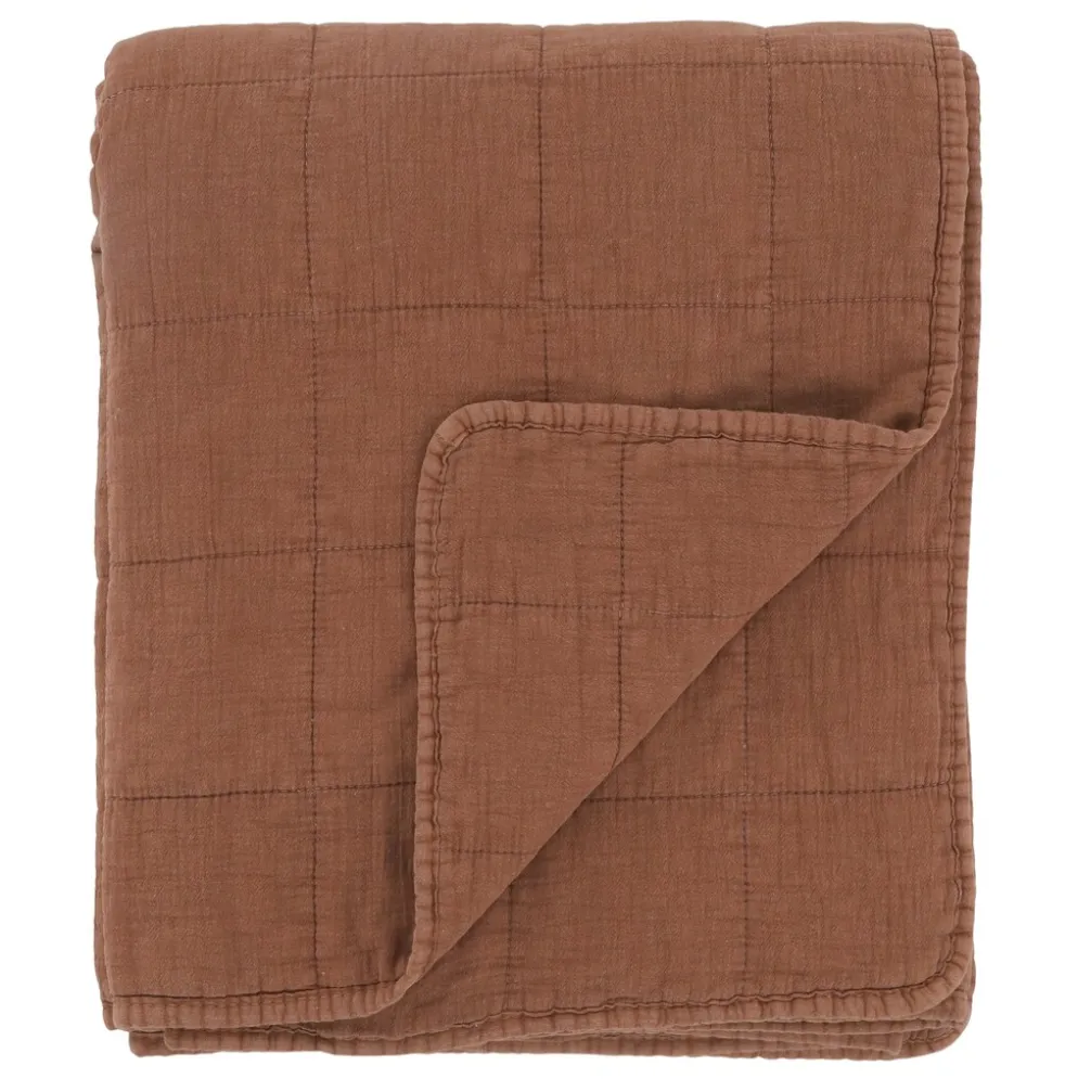 Chic Antique Aix Vintage Quilt