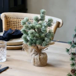Chic Antique Künstllicher Zedernbaum mit Schnee