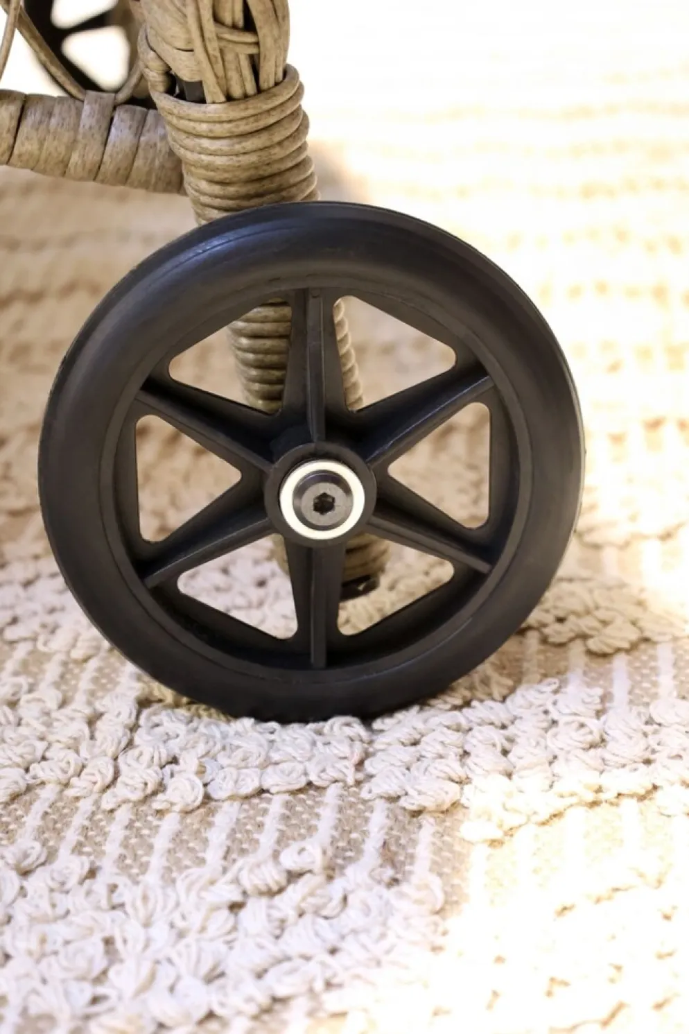 Chic Antique Liegestuhl mit Rädern – Geflochten, Landhausstil