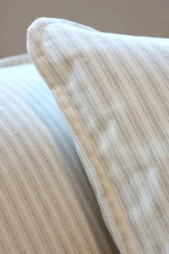 Chic Antique Malo Sessel – Französischer Landhausstil mit 3 Kissen