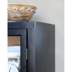 Chic Antique Vitrinenschrank mit Glastüren und Regalböden aus Holz