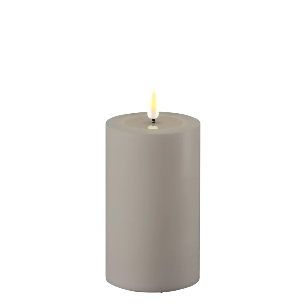 Deluxe Homeart LED Real Flame Outdoor Stumpenkerze grau