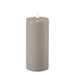 Deluxe Homeart LED Real Flame Outdoor Stumpenkerze grau