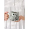 IB Laursen Tasse mit Henkel mit Blumensilhouetten
