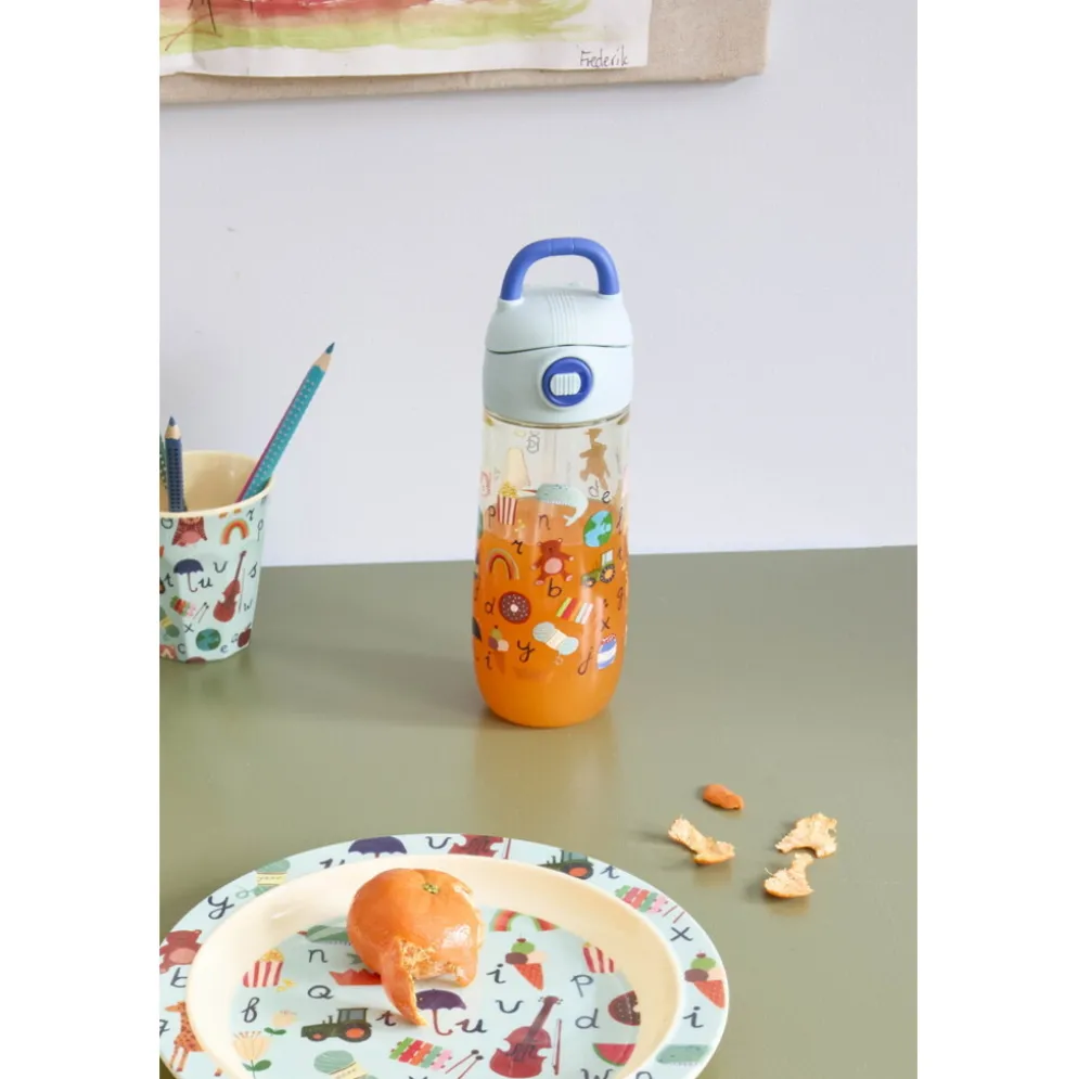 RICE Kinder Trinkflasche ABC-Print – Bunt, Robust & Skandinavisch für unterwegs